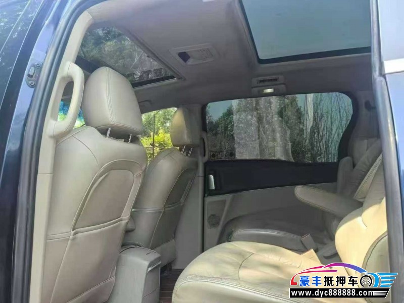 16年别克GL8轿车抵押车出售