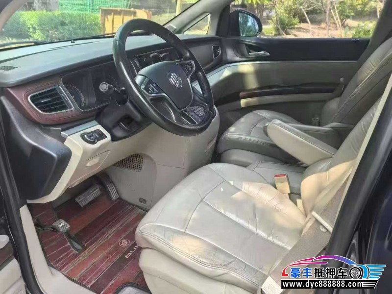 16年别克GL8轿车抵押车出售