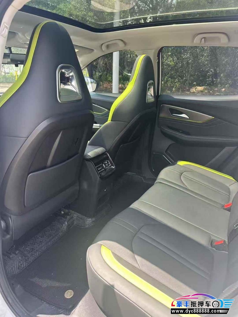 23年东风雷霆轿车抵押车出售