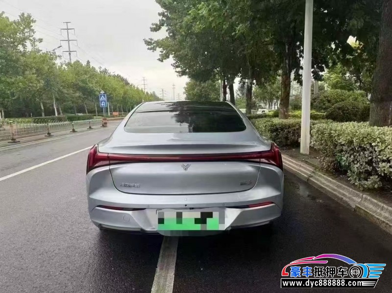 23年哪吒S轿车抵押车出售