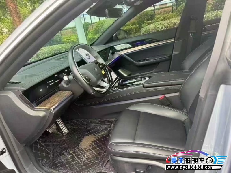 23年哪吒S轿车抵押车出售