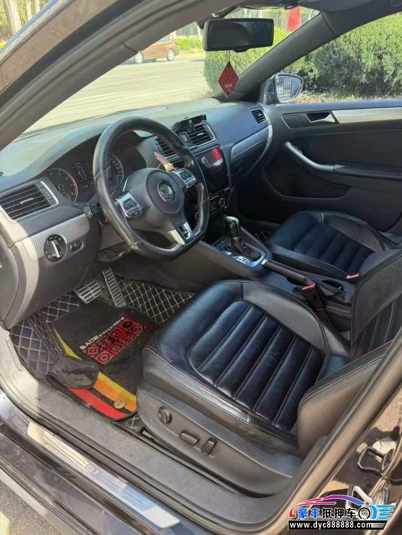 14年大众速腾轿车抵押车出售