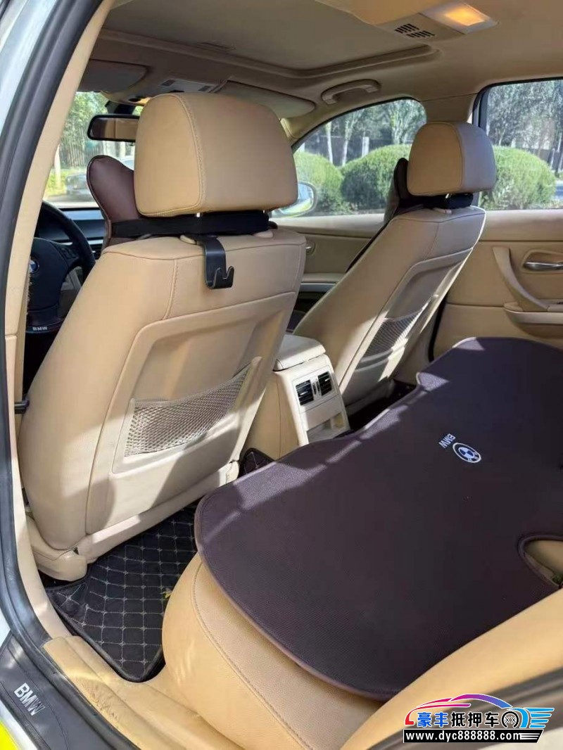 12年宝马3系轿车抵押车出售