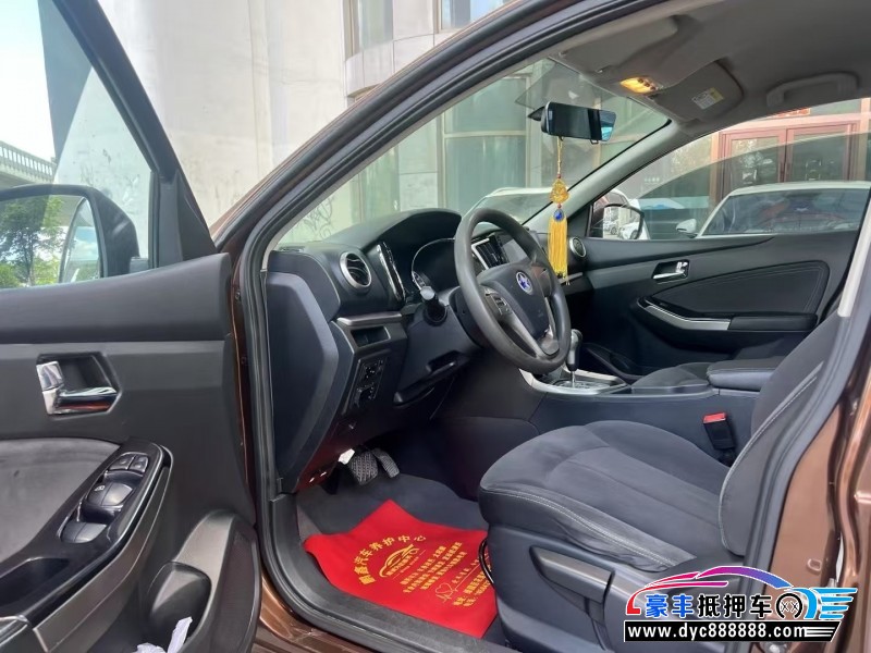 17年启辰T70轿车抵押车出售