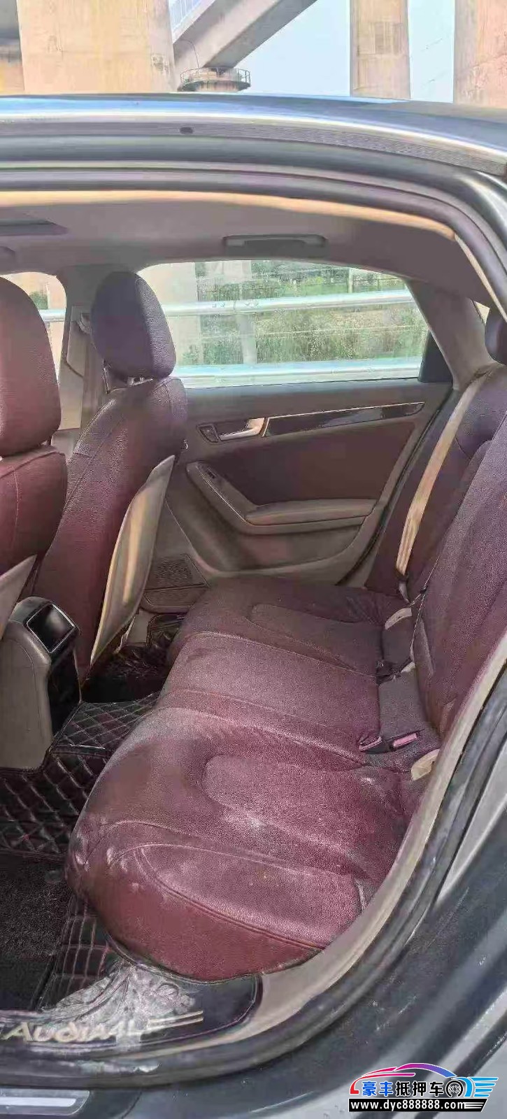 12年奥迪A4L轿车抵押车出售