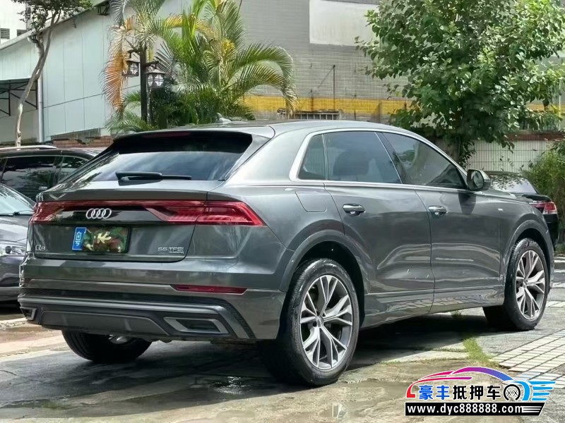 21年奥迪Q8轿车抵押车出售