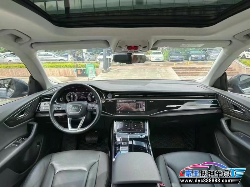 21年奥迪Q8轿车抵押车出售