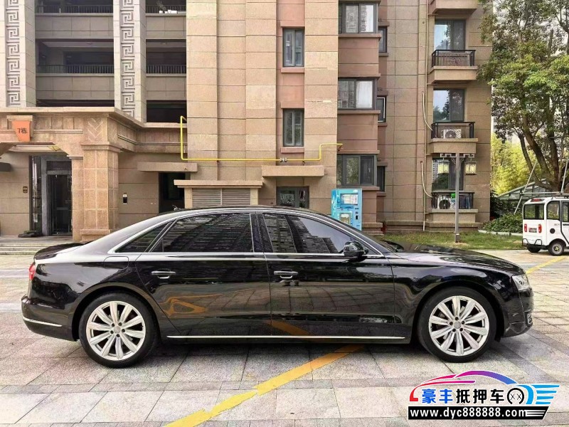 18年奥迪A8轿车抵押车出售