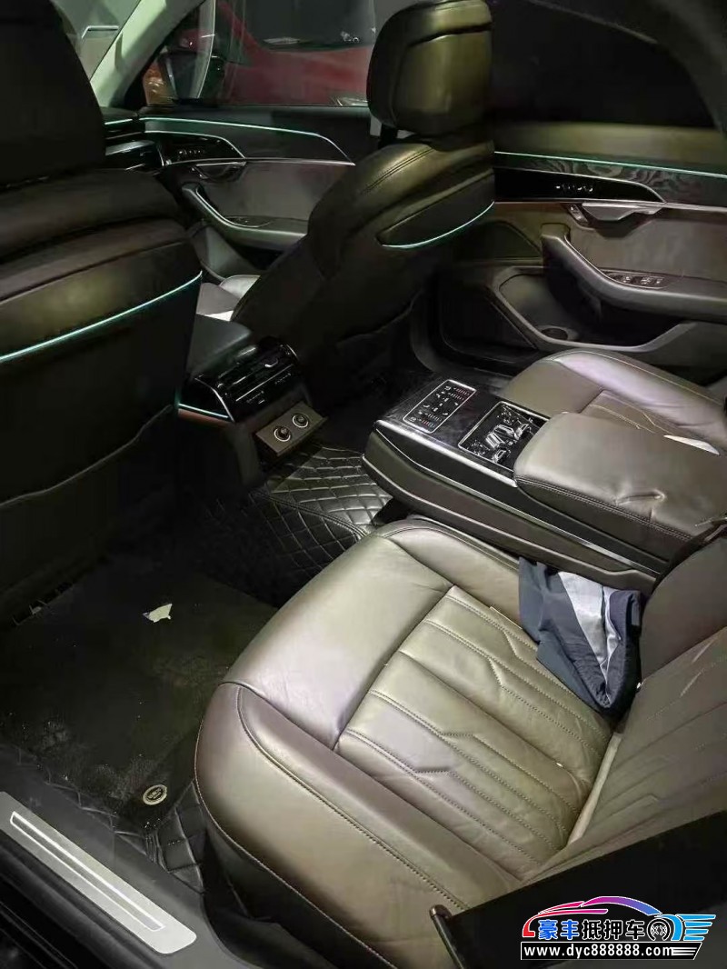 19年奥迪A8轿车抵押车出售