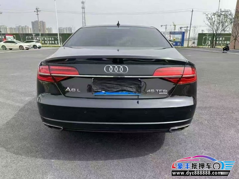 18年奥迪A8轿车抵押车出售