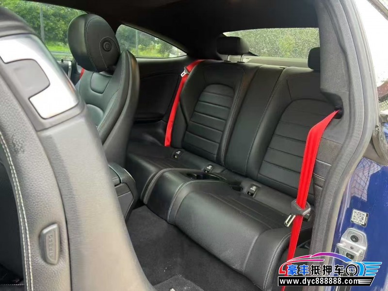 19年奔驰C轿车抵押车出售