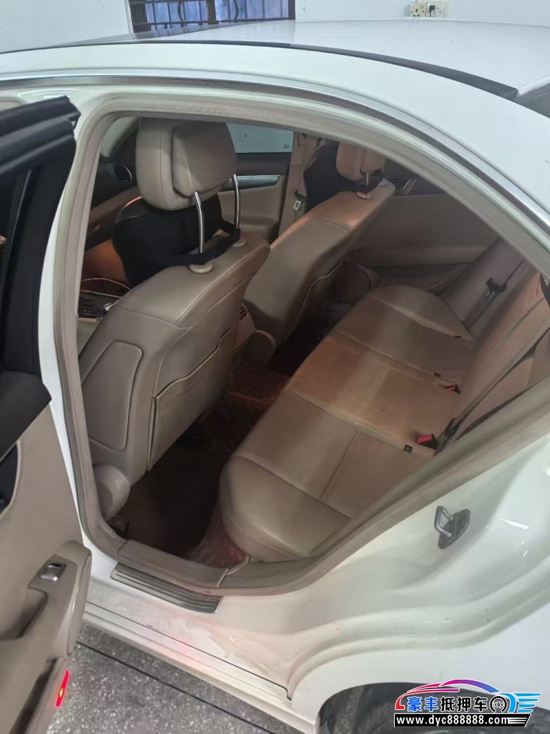 12年奔驰C轿车抵押车出售