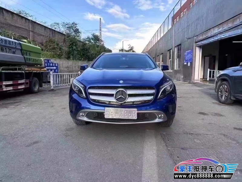 17年奔驰GLA轿车抵押车出售