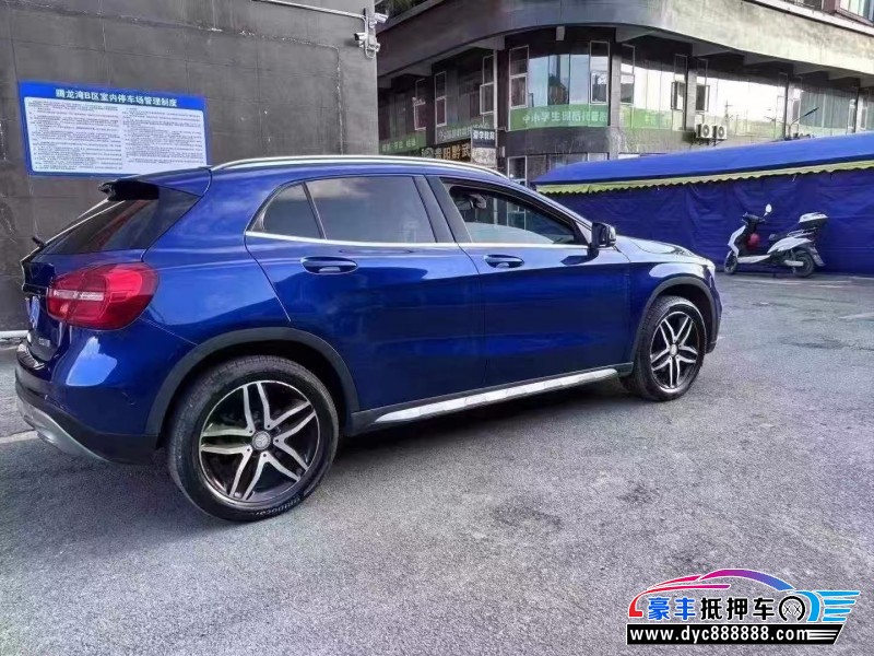 17年奔驰GLA轿车抵押车出售