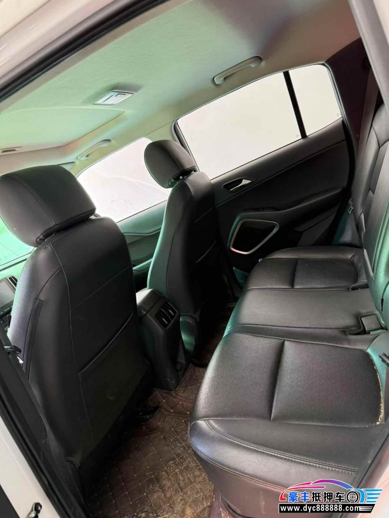 19年现代ix35轿车抵押车出售