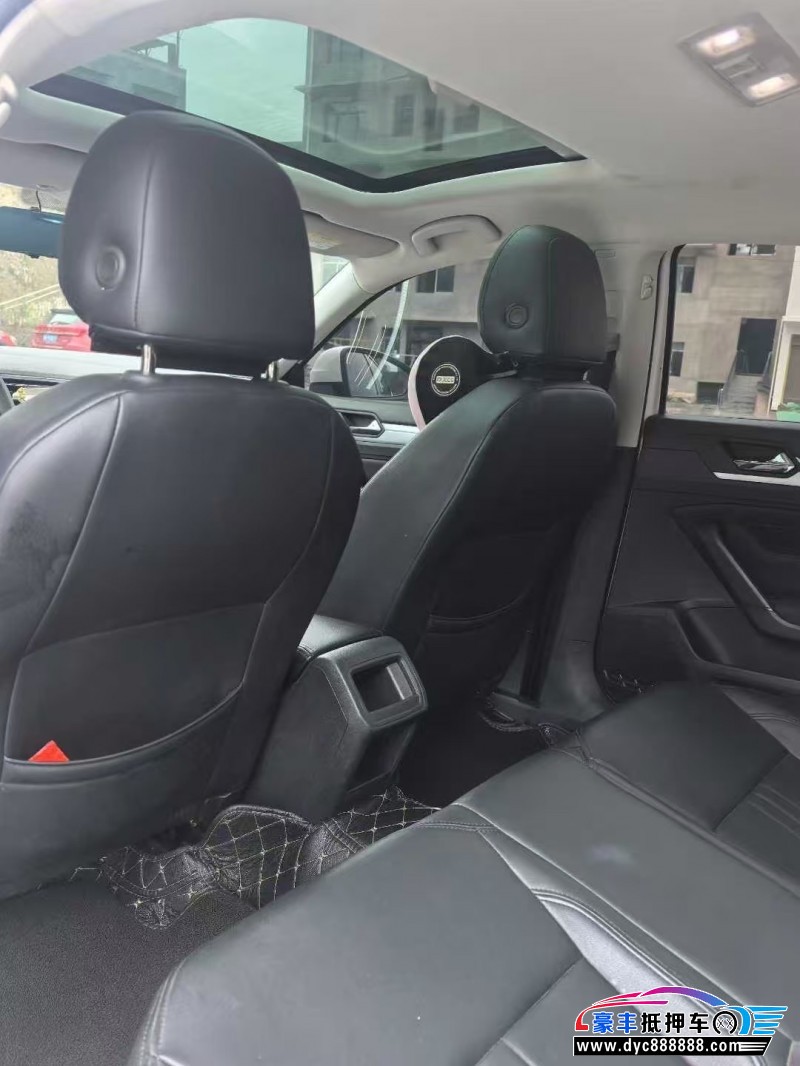 22年大众凌渡轿车抵押车出售