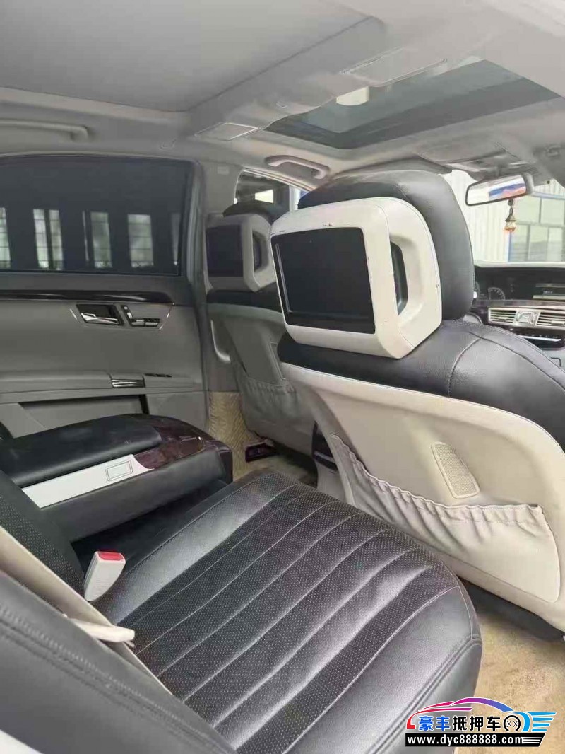 14年奔驰S轿车抵押车出售