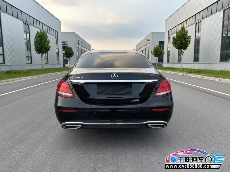 20年奔驰E轿车抵押车出售