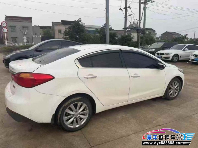 15年起亚K3轿车抵押车出售