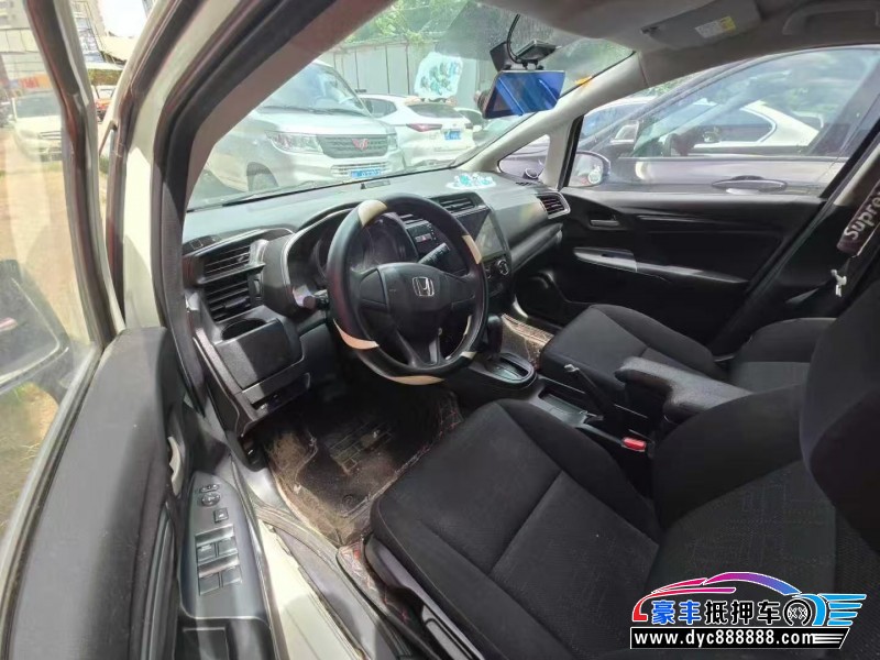 18年本田飞度轿车抵押车出售