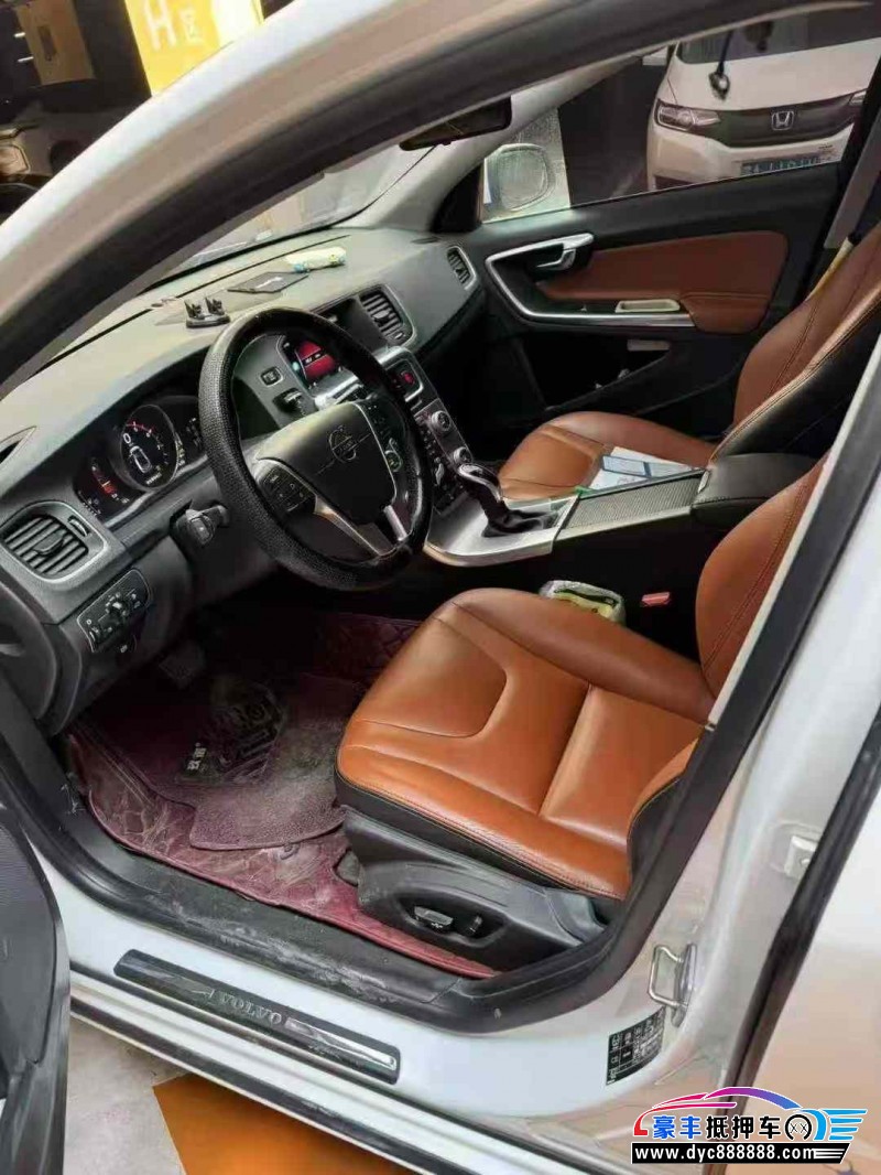 16年沃尔沃S60轿车抵押车出售