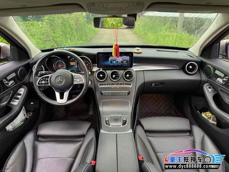 19年奔驰C轿车抵押车出售