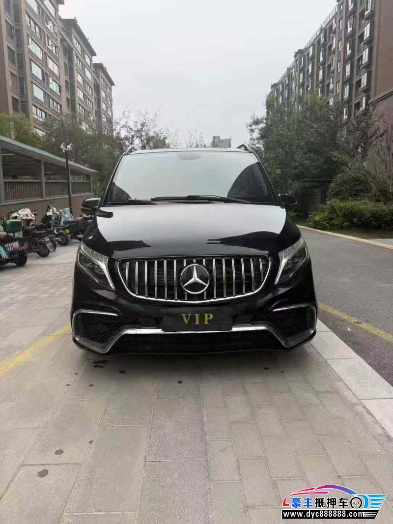 19年奔驰威霆轿车抵押车出售