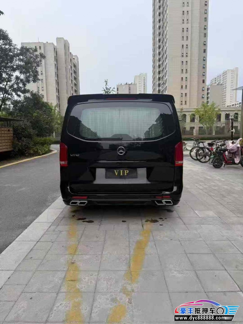 19年奔驰威霆轿车抵押车出售