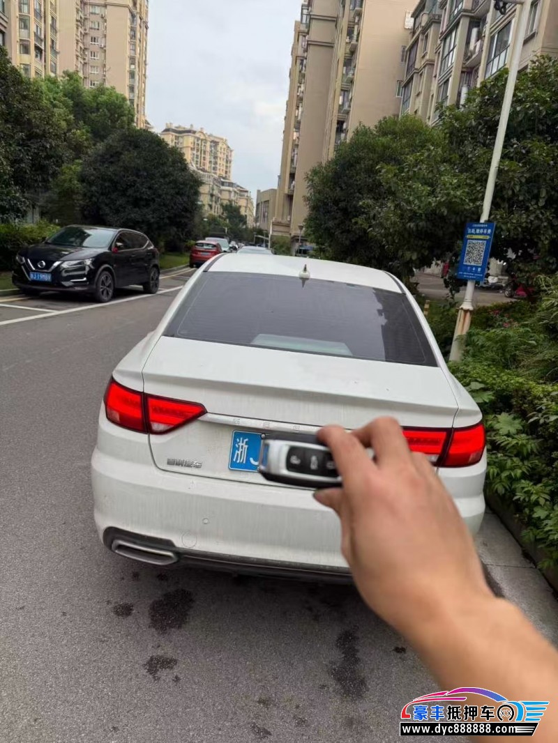 17年吉利帝豪GL轿车抵押车出售