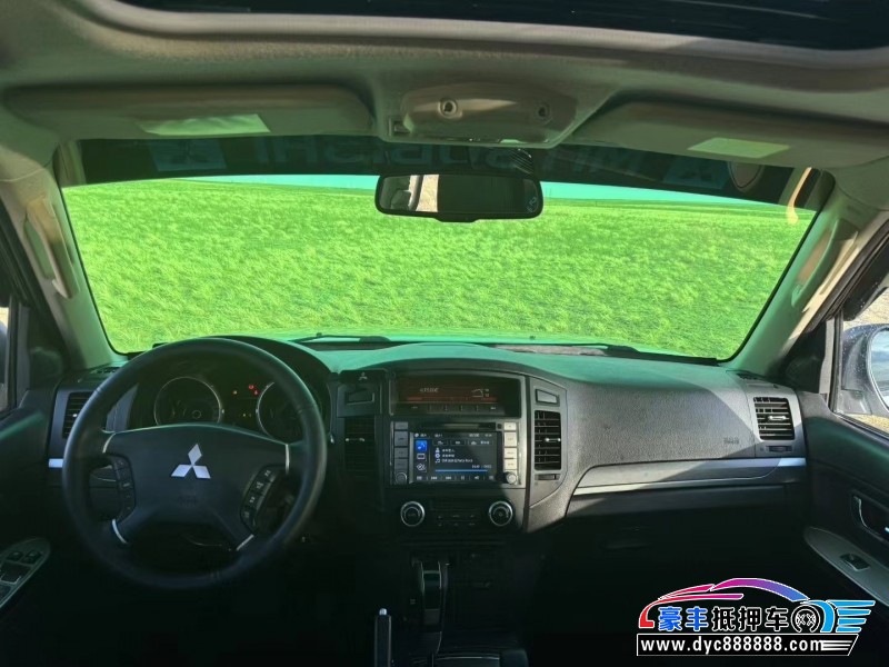 13年三菱帕杰罗轿车抵押车出售