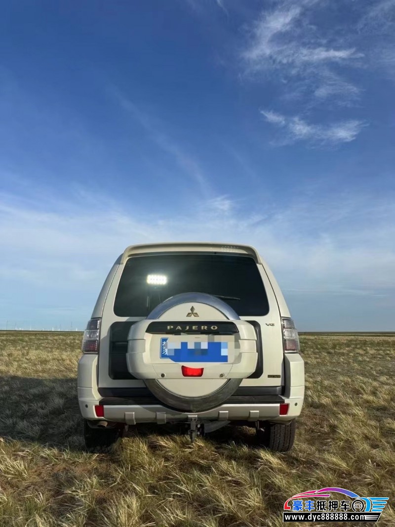 13年三菱帕杰罗轿车抵押车出售