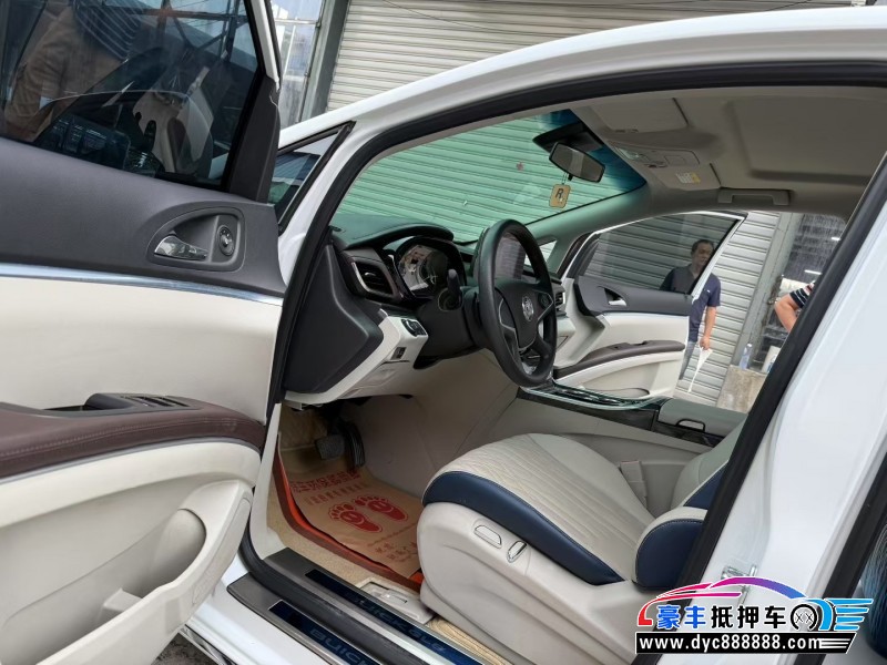 23年别克GL8轿车抵押车出售