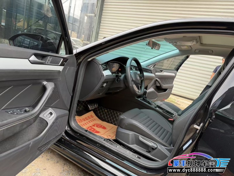 24年大众迈腾轿车抵押车出售