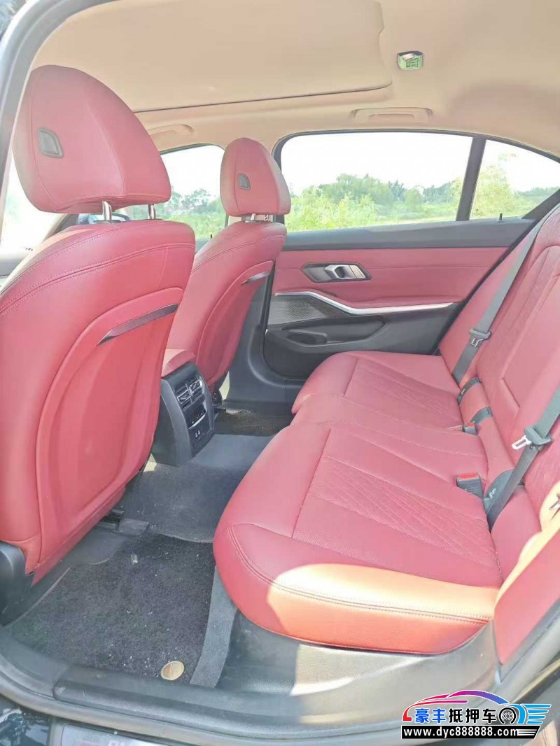 25年宝马i3轿车抵押车出售