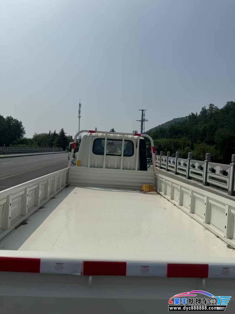 25年福田领航轿车抵押车出售