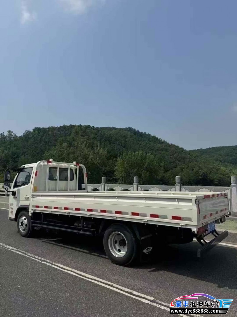 25年福田领航轿车抵押车出售