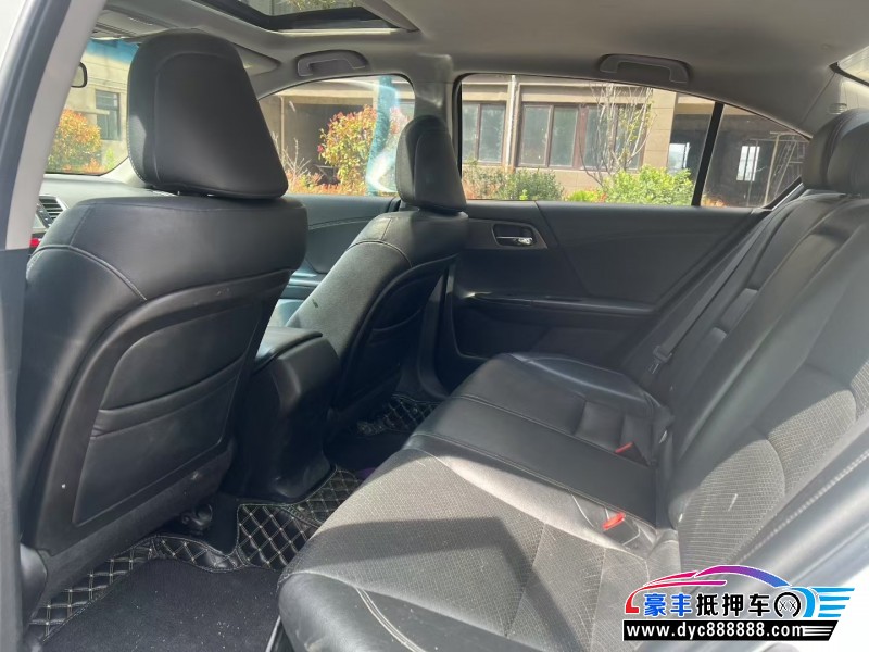 14年本田雅阁轿车抵押车出售