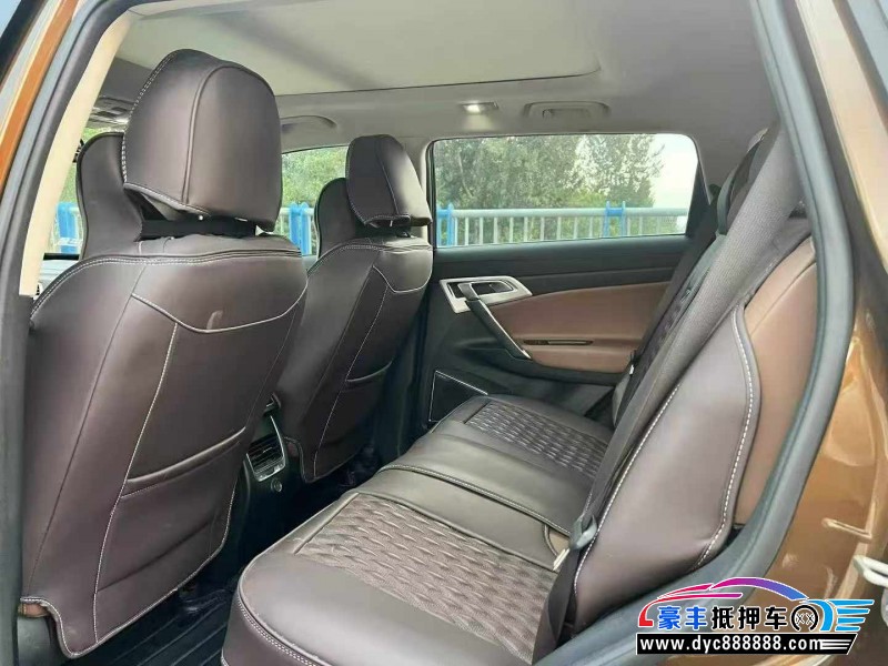 16年吉利博越轿车抵押车出售