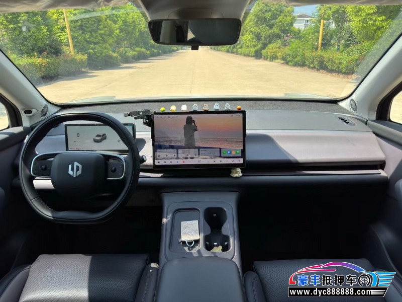 24年零跑C10轿车抵押车出售