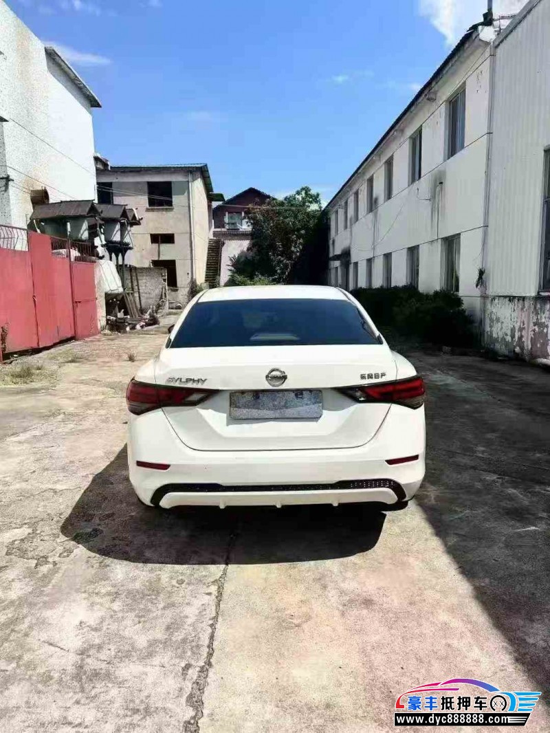 22年日产轩逸轿车抵押车出售