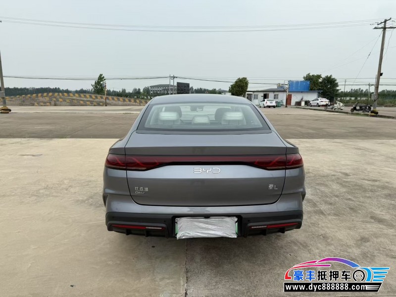 25年比亚迪秦轿车抵押车出售