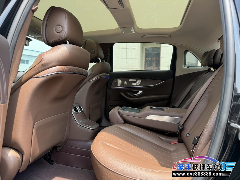 22年奔驰E轿车抵押车出售