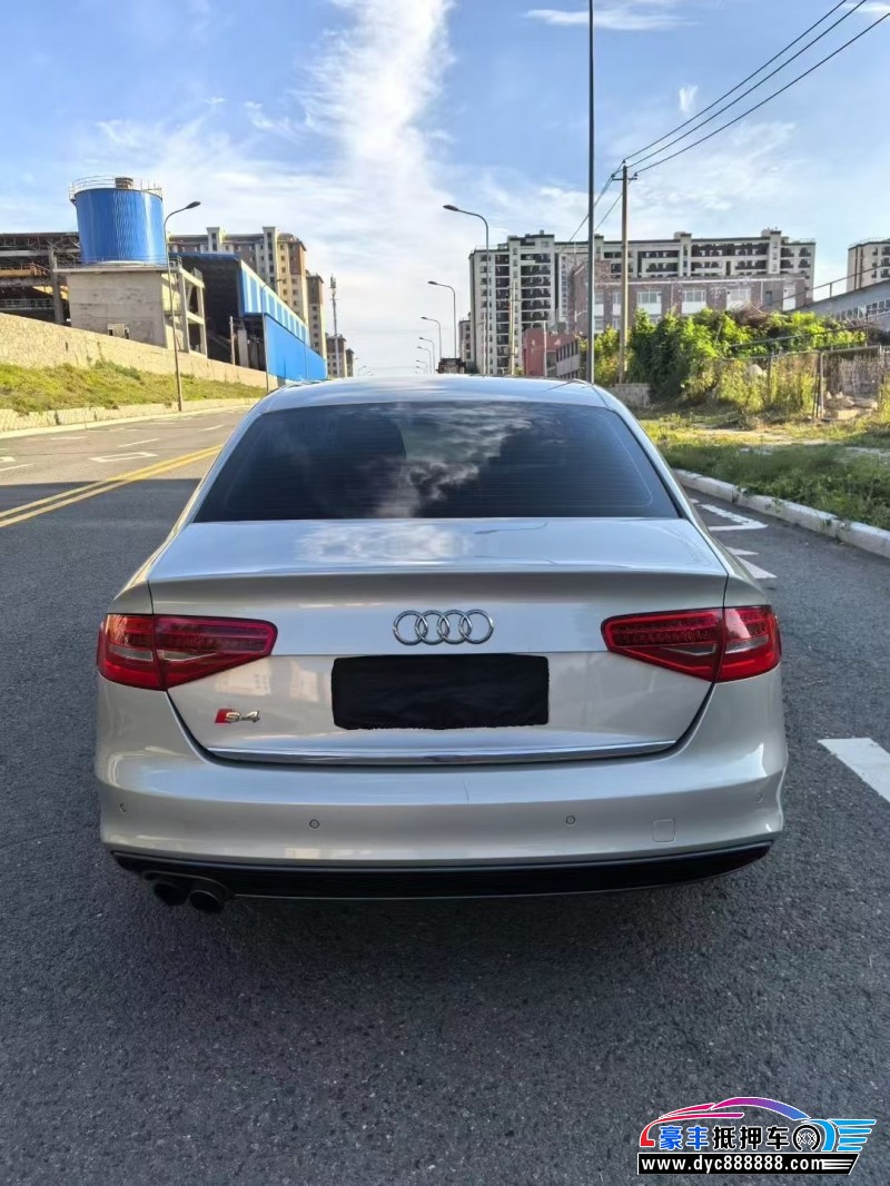 16年奥迪A4L轿车抵押车出售