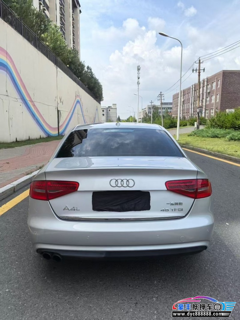 14年奥迪A4L轿车抵押车出售