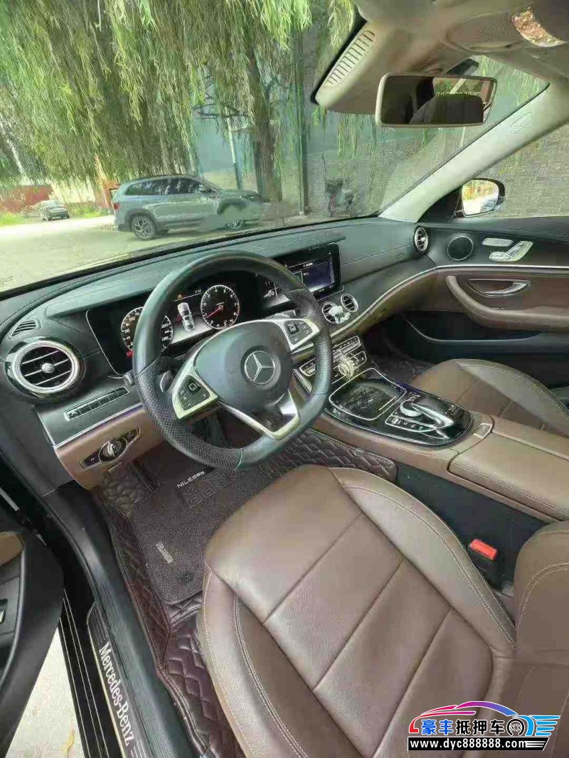 17年奔驰E轿车抵押车出售