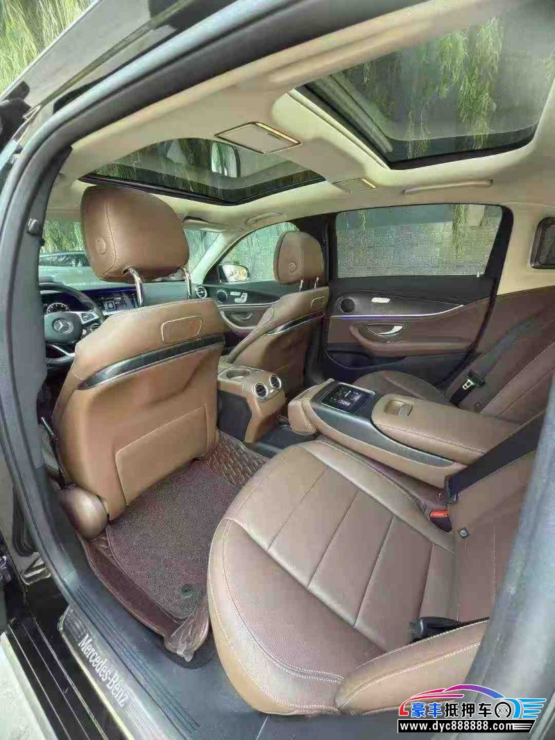 17年奔驰E轿车抵押车出售