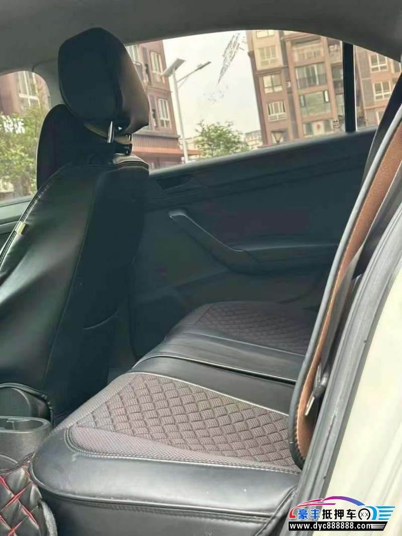 20年大众桑塔纳轿车抵押车出售