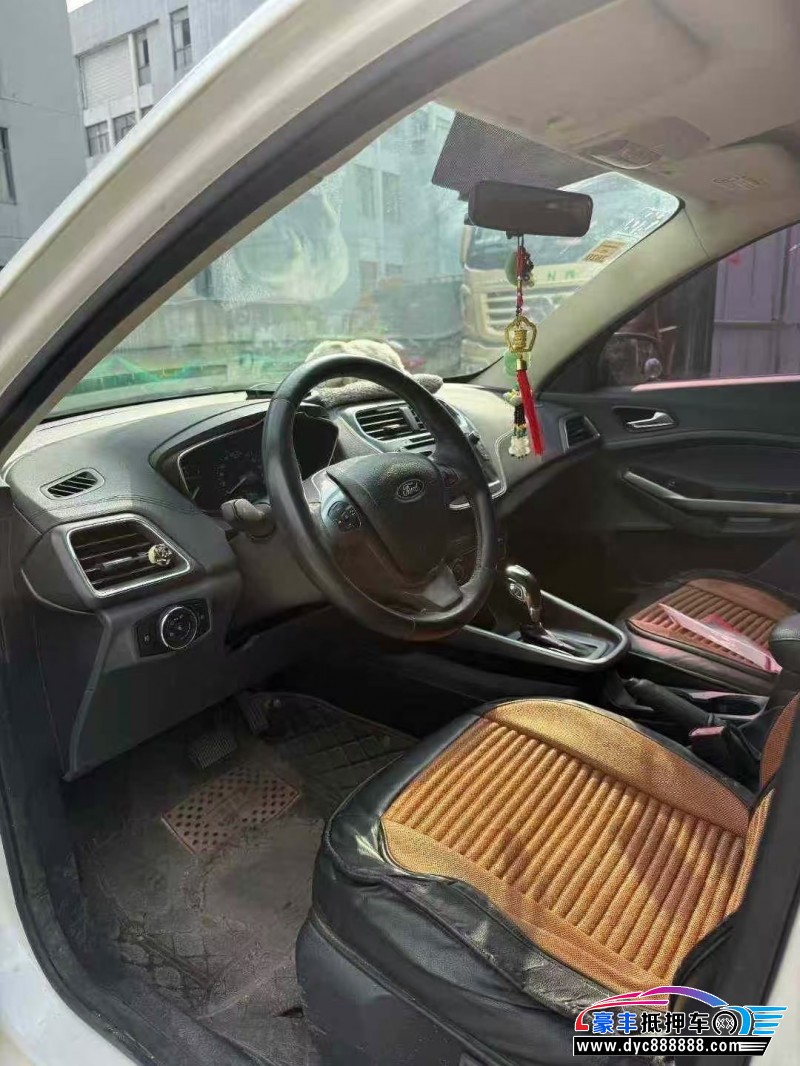 18年福特福睿斯轿车抵押车出售