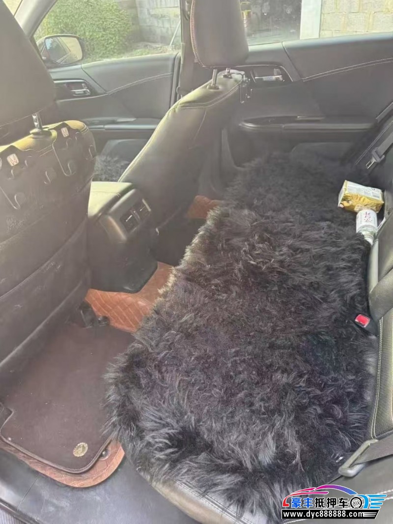 17年本田雅阁轿车抵押车出售