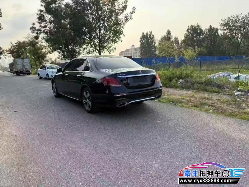 16年奔驰E轿车抵押车出售